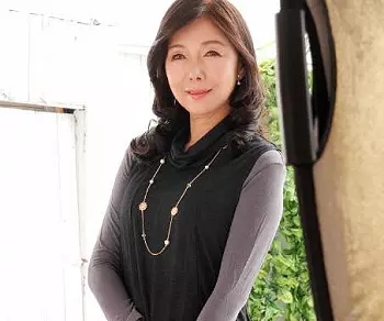 【60代初撮り】『上杉美加』身長172センチDカップ驚愕の還暦越え熟女降臨！こんな美しい六十路みたことないぜ！シニア好き必見！