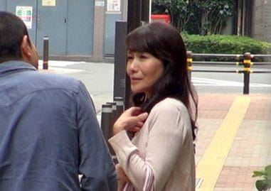 【素人54歳】白濁マン汁大量分泌する美人熟女！欲求不満おばさんが閉経間近のオマ〇コで淫乱SEX！マダムのアヘ顔最高すぎる！