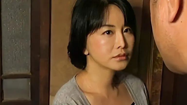 【未亡人熟女】欲求不満なおばさんがストーカー男に抱かれ女の顔で喘ぐ！(ヘンリー塚本)