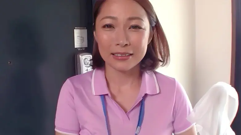 【お仕事中×熟女】「おばさんに興奮しちゃった？///」熟女家事代行サービス汗かき働くおばちゃんにエッチな依頼！