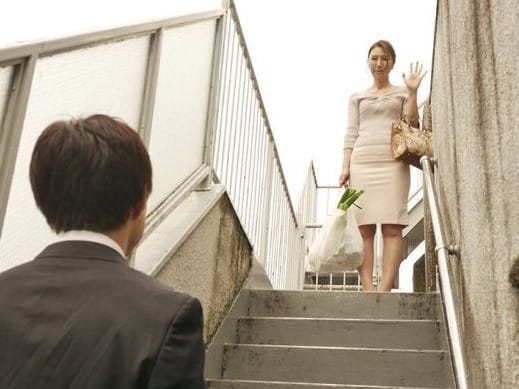 【母子相姦】『加峰幸香』一人暮らしをする息子の家で近親相姦SEX！愛情溢れた母のおばさんマンコに中出し！