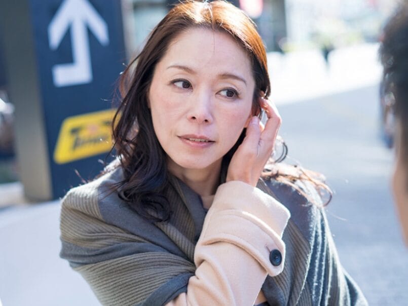 【ナンパ】素人54歳美魔女おばちゃんが旦那以外のち〇ぽで乳首ビンビンアクメ！五十路熟女の魅力満載エロ動画！